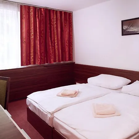 Hotel Echo 3*