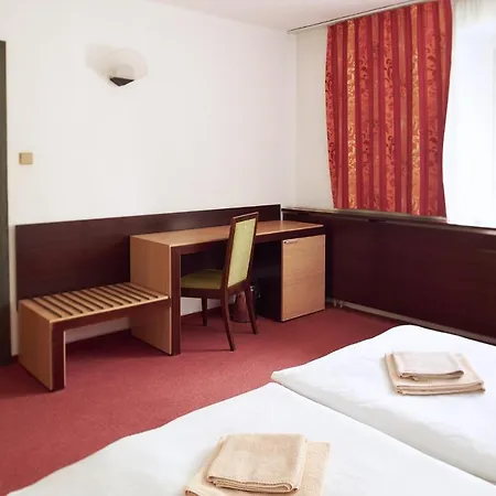 Hotel Echo